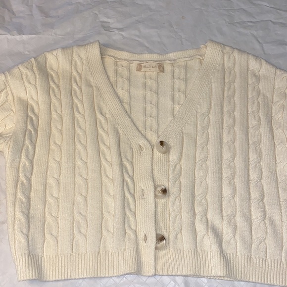 Altar’d State Cream Cable Knit Cropped Button Down Sweater Very Soft SZ XS - Picture 10 of 12